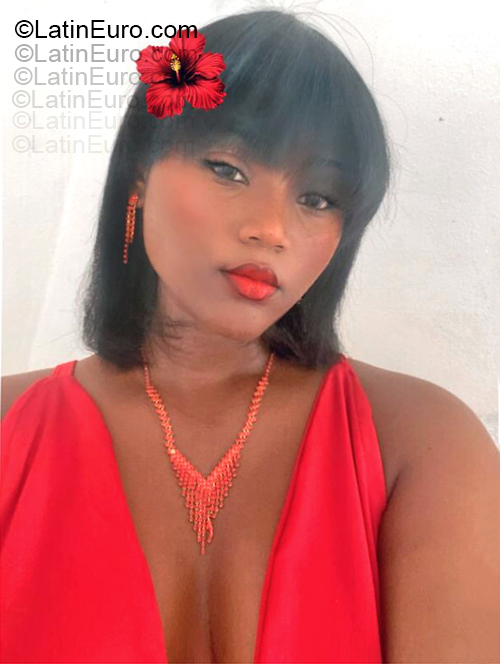 Date this attractive Dominican Republic girl Edugry from Santo Domingo DO55375