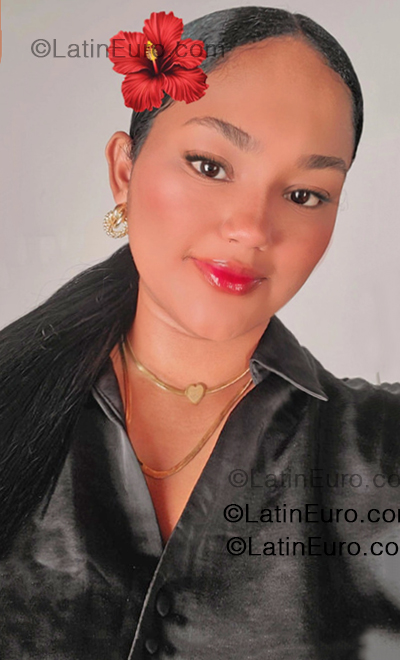 Date this foxy Venezuela girl Fernanda Mirianny from Caracas VE5331