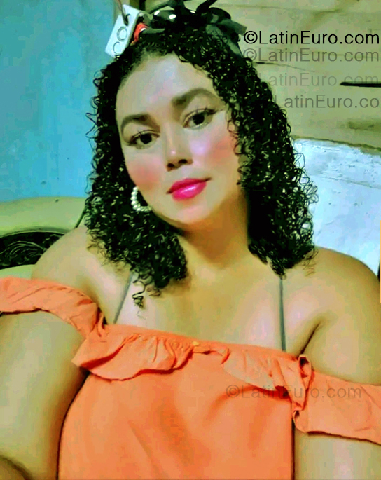 Date this athletic Colombia girl Julia from Barranquilla CO33471