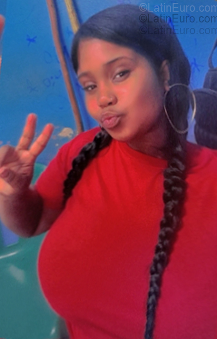 Date this pretty Dominican Republic girl Katherine from Santo Domingo DO55468