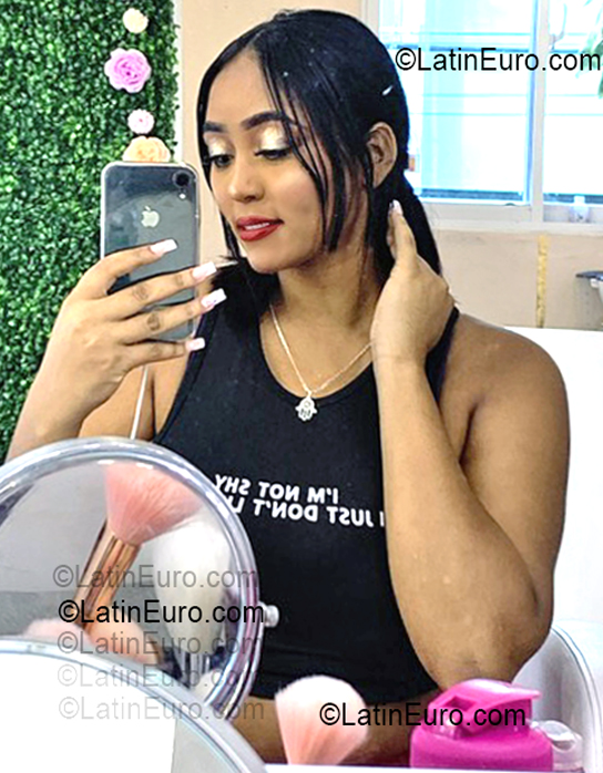 Date this hot Dominican Republic girl Arleny from Santiago DO55471