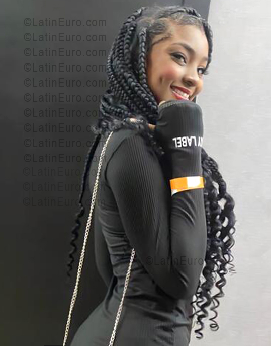 Date this beautiful United States girl Michelle from New York US25625