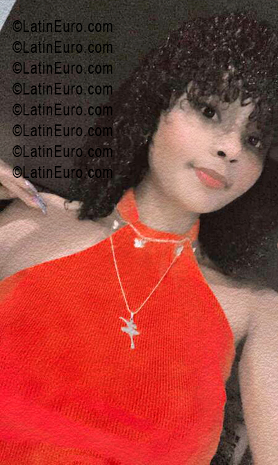 Date this charming Dominican Republic girl Ays from Santo Domingo DO55642