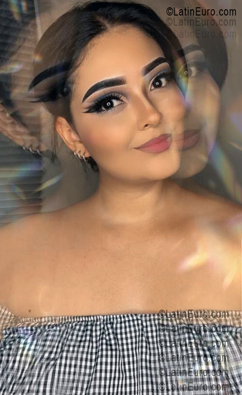 Date this fun Colombia girl Leidy from Cali CO33537