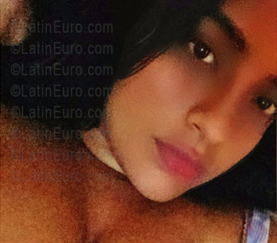 Date this voluptuous Dominican Republic girl Yulisy from Santo Domingo DO55732