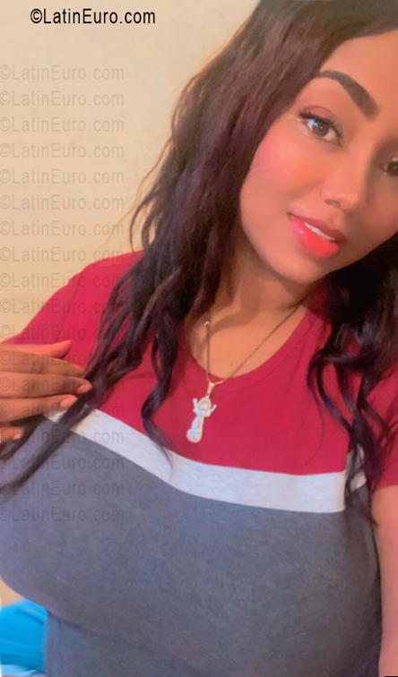 Date this hot Dominican Republic girl Maurelys from Santo Domingo DO55796