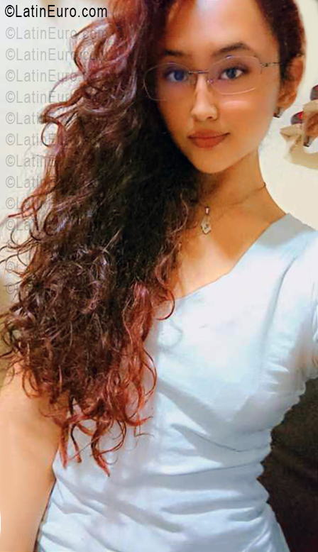 Date this young Colombia girl Tali from Medellin CO33564