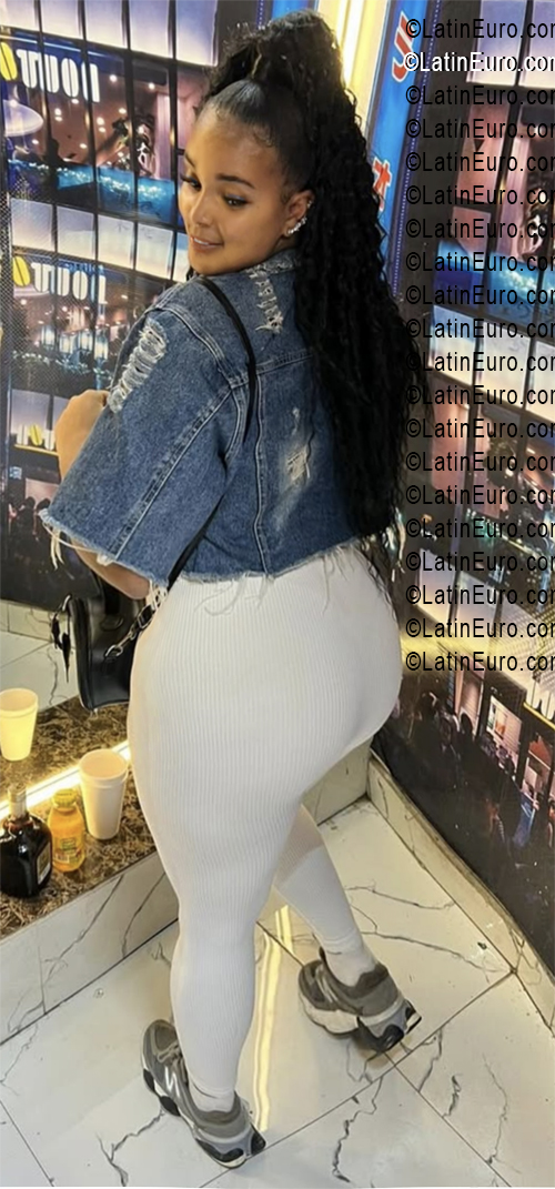 Date this tall Dominican Republic girl Darela from Santo Domingo DO55905