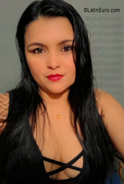Date this cute Colombia girl Nazareth from Medellin CO33594