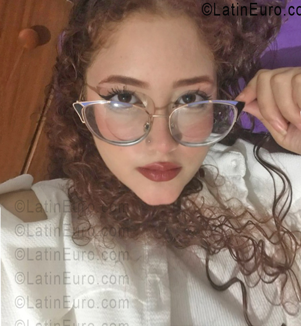 Date this fun Colombia girl Valentina from Cartagena CO33595