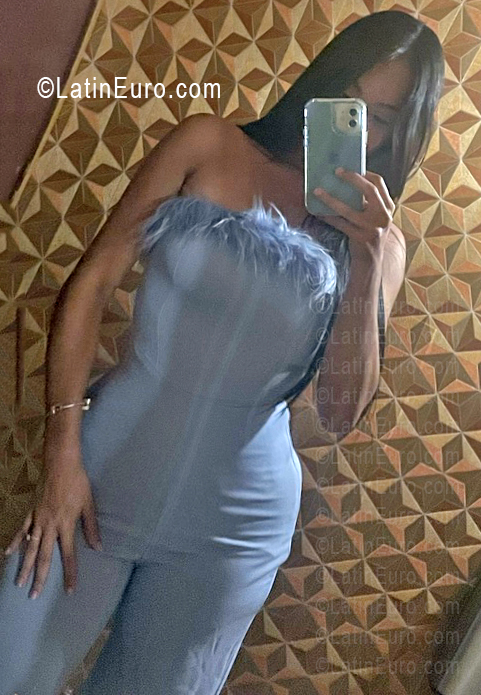 Date this beautiful Dominican Republic girl Frankelia from Santo Domingo DO55964