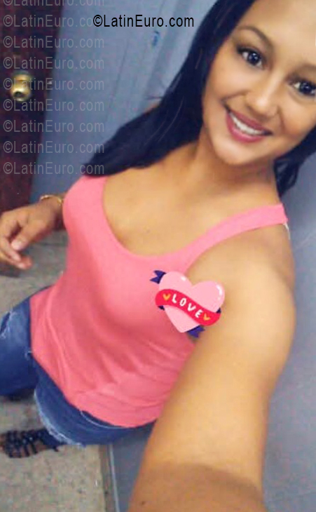Date this gorgeous Dominican Republic girl Jasmin from Santiago DO55979