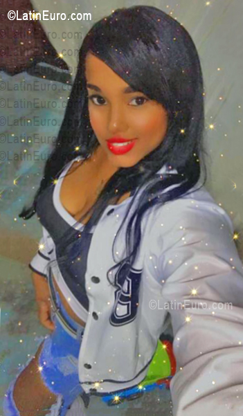 Date this tall Dominican Republic girl Geidy from Santo Domingo DO56054