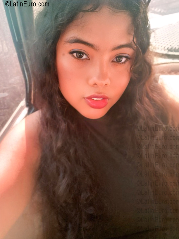 Date this hard body Dominican Republic girl Madeline from Banica DO56093