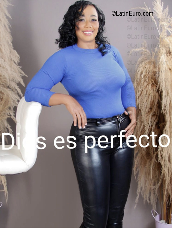 Date this happy Dominican Republic girl Midaly from Nagua DO56134