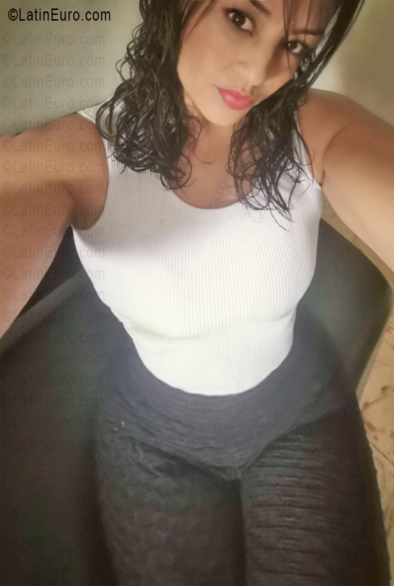 Date this exotic Colombia girl Ana from Cali CO33659