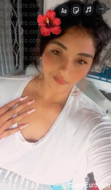 Date this hard body Colombia girl Kelly from Medellin CO33668
