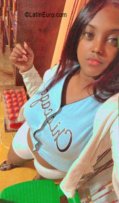 Date this happy Dominican Republic girl Yossy from La Vega DO56206
