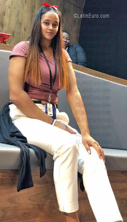 Date this hot Colombia girl Grace from Cali CO33685