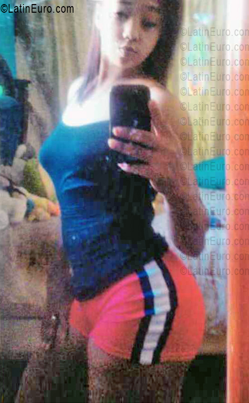 Date this sensual Dominican Republic girl Lina from Valverde DO56248
