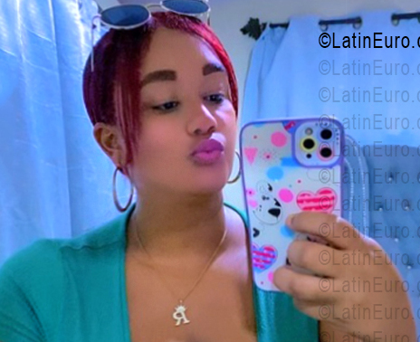 Date this stunning Dominican Republic girl Roseiris from Santo Domingo DO56311