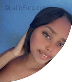Date this voluptuous Dominican Republic girl Keisha from Distrito Nacional DO56316