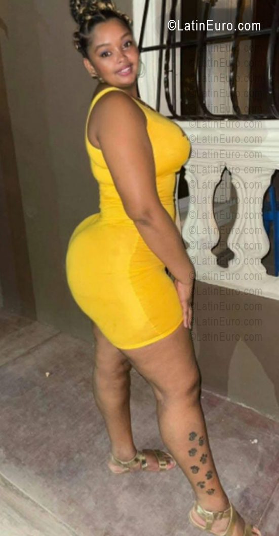 Date this tall Dominican Republic girl Elizabeth from Puerto Plata DO56376