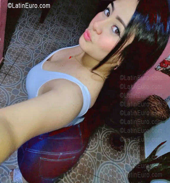 Date this hard body Venezuela girl Yosmar from Caracas VE5686