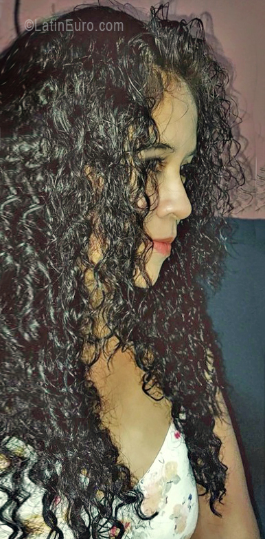 Date this sensual Guatemala girl Carolina from Guatemala GT201