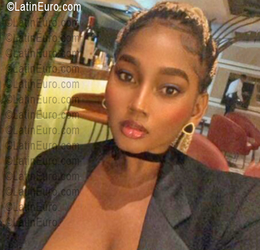 Date this hot Dominican Republic girl Lizag from Santo Domingo DO56489