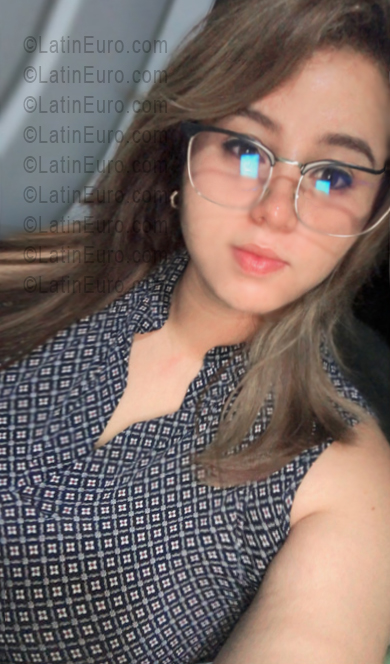 Date this nice looking Honduras girl Delmys from Cortes HN3009