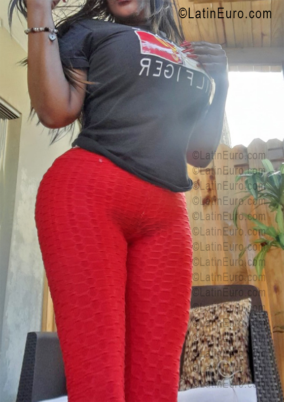 Date this exotic Dominican Republic girl Catalina from Santo Domingo DO56509