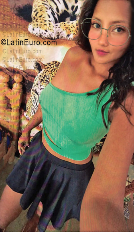 Date this passionate Ecuador girl Valeria from Portoviejo EC1146