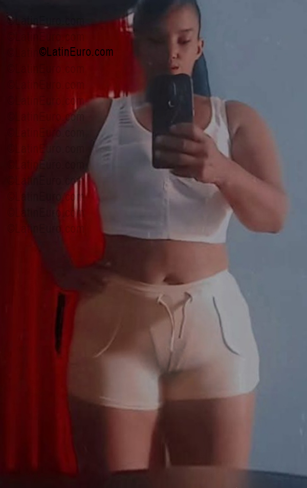 Date this voluptuous Dominican Republic girl Brythey from Santiago De Los Caballeros DO56558