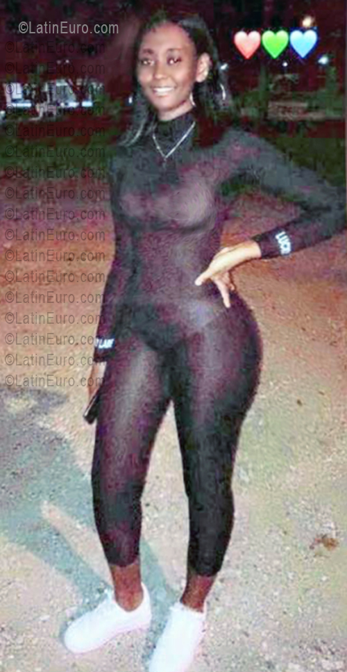 Date this pretty Dominican Republic girl Yolanda from Santo Domingo DO56600