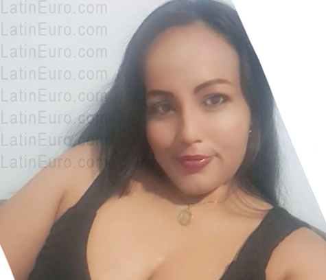 Date this young Colombia girl Sandra from Cali CO33781