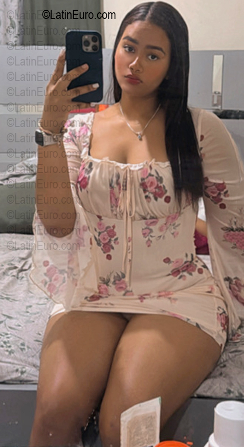 Date this sensual Dominican Republic girl Alondra from Santo Domingo DO56672