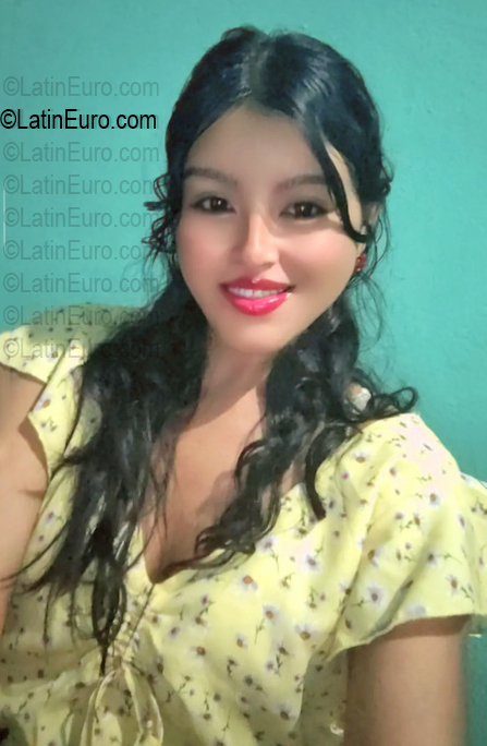 Date this happy Honduras girl Evelin from San Pedro Sula HN3010