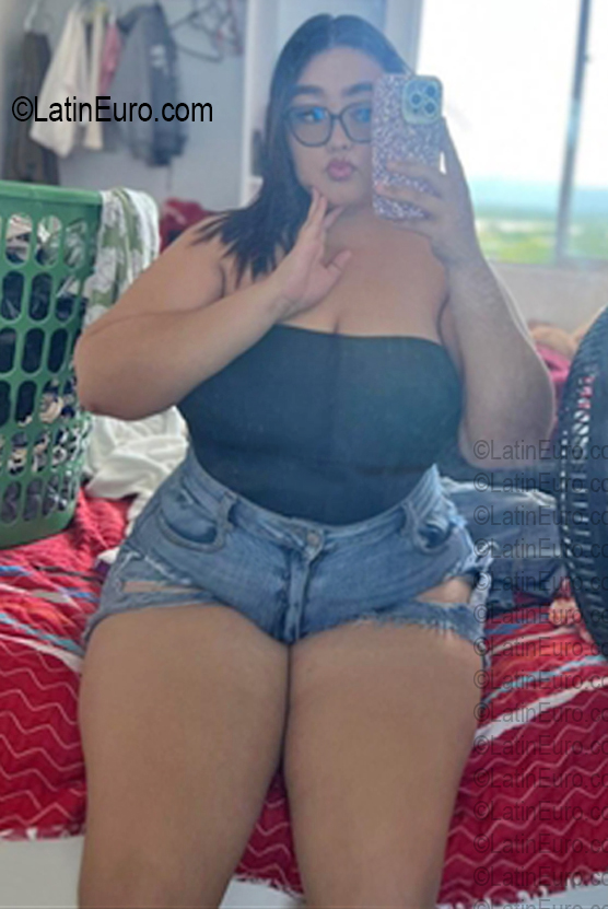 Date this foxy Colombia girl Isa from Valledupar CO33792