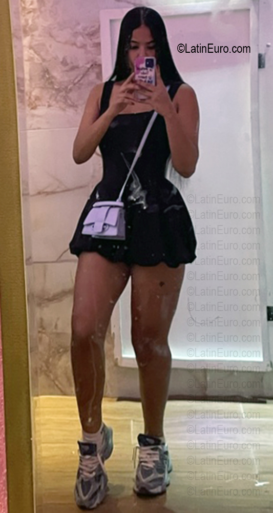 Date this hot Dominican Republic girl Esca from La Altagracia DO56753