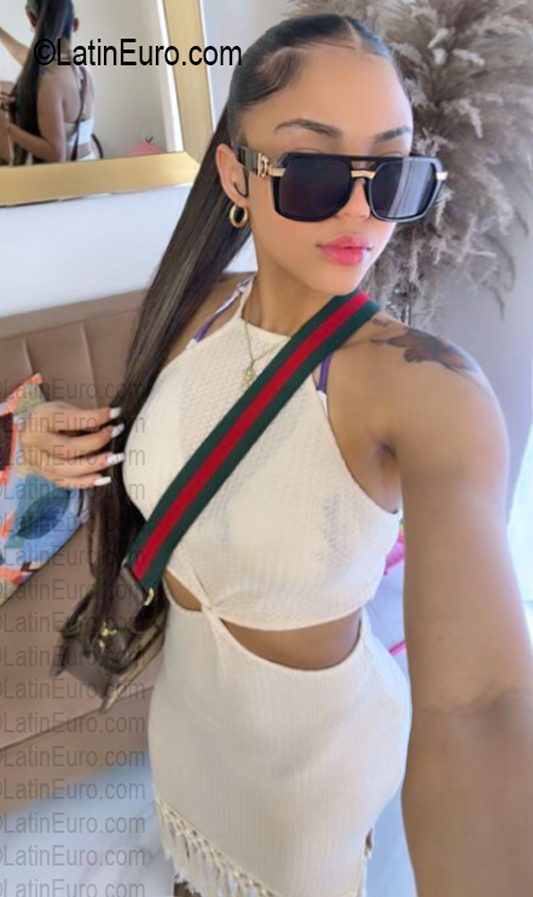 Date this pretty Dominican Republic girl Raysa from Santo Domingo DO56763