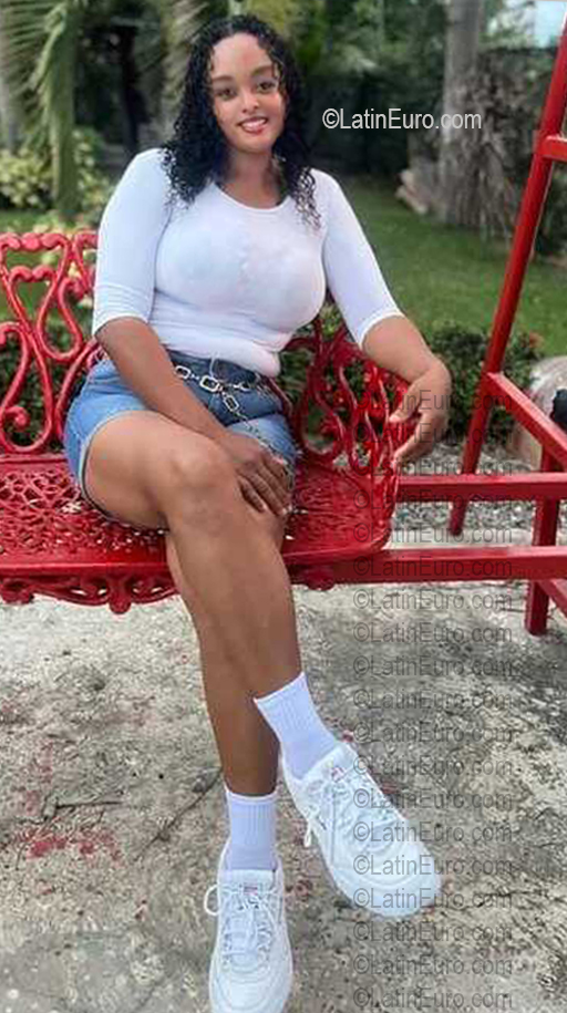 Date this charming Dominican Republic girl Eridania from Santo Domingo DO56809