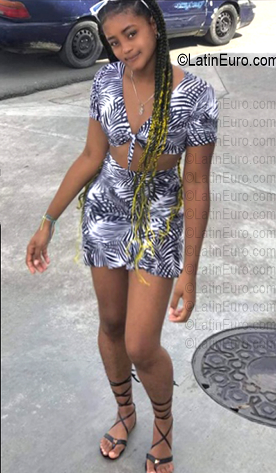 Date this foxy Dominican Republic girl Genesis from Santo Domingo DO56852