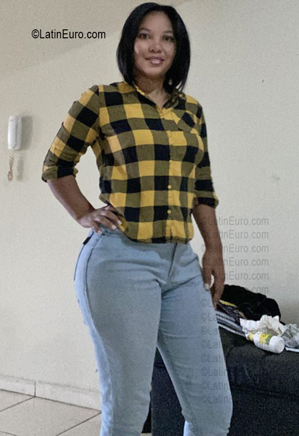 Date this fun Dominican Republic girl Yaniris from Santiago DO56891