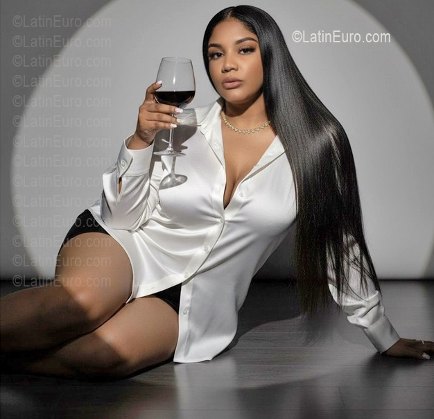 Date this exotic Dominican Republic girl Isabel from Santo Domingo DO56977