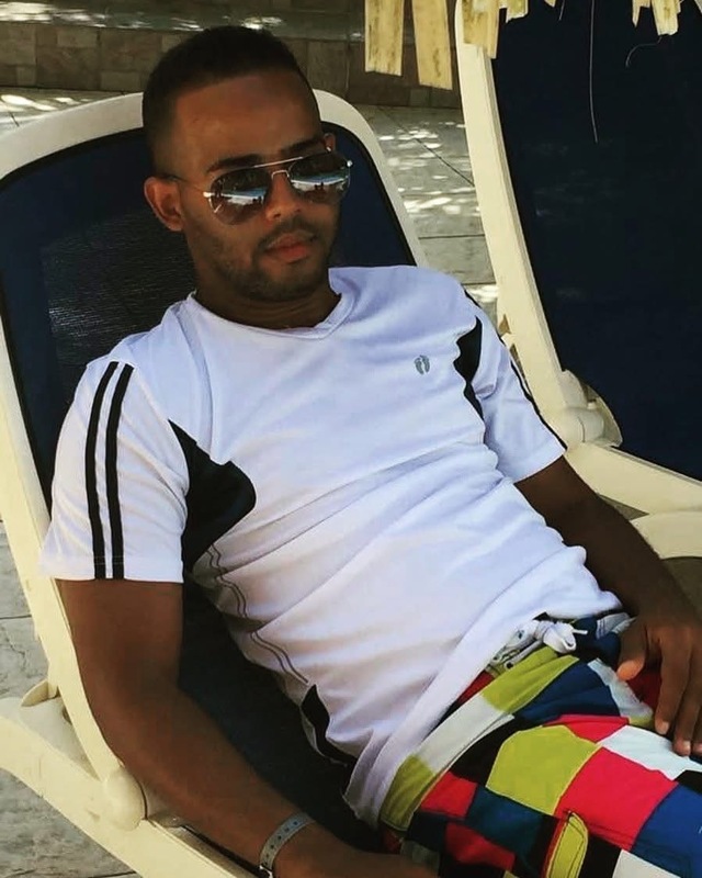 Date this charming United States man Yefri from Corona Queen US25707