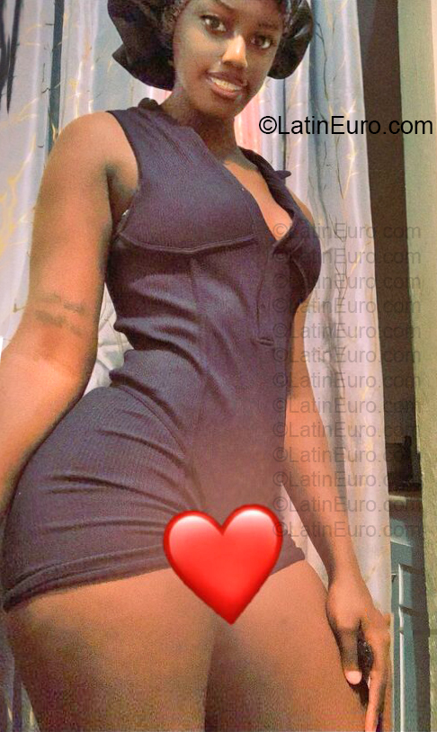 Date this sensual Dominican Republic girl Marianny from Santo Domingo DO57011