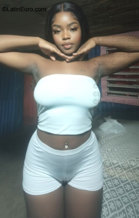 Date this attractive Dominican Republic girl Yubi from Peravia Bani Rd DO57014