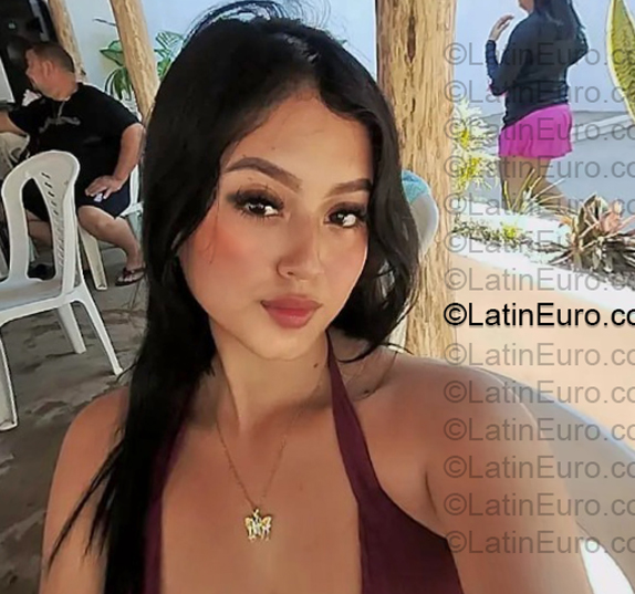 Date this voluptuous Chile girl Michell from Chile CL463
