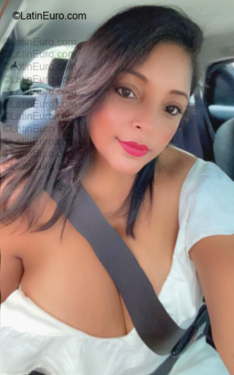 Date this exotic Dominican Republic girl Yinet from Santo Domingo DO57099
